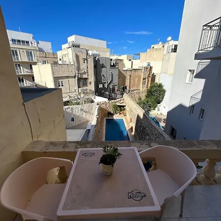 House In With Private Pool *