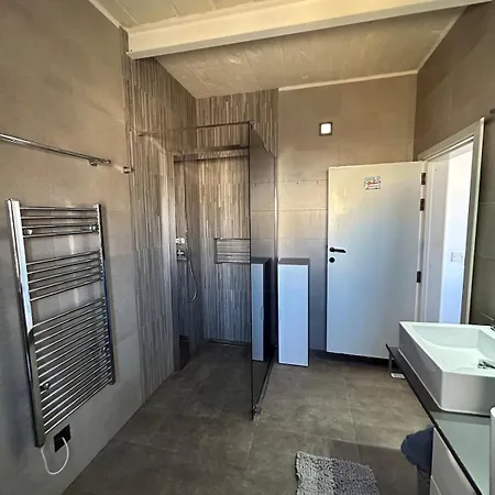 House In With Private Pool *