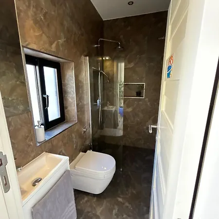 House In With Private Pool *