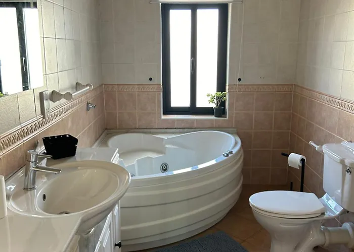 Сasa de vacaciones House In With Private Pool