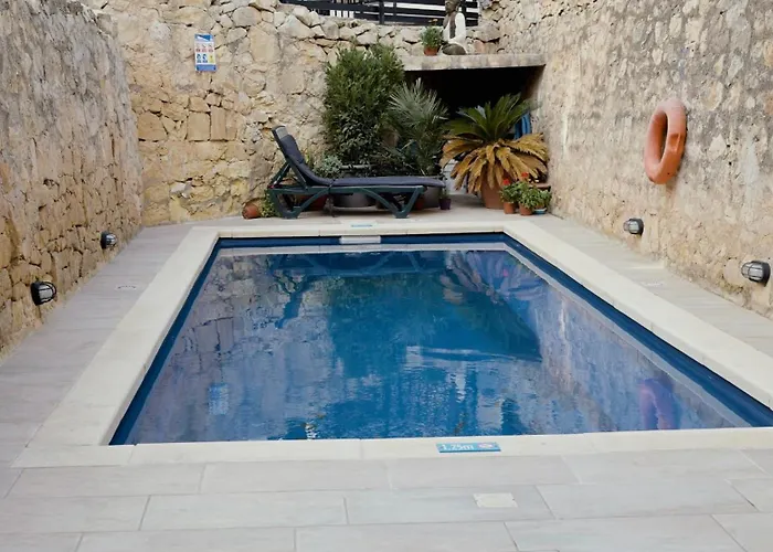 House In With Private Pool Sliema