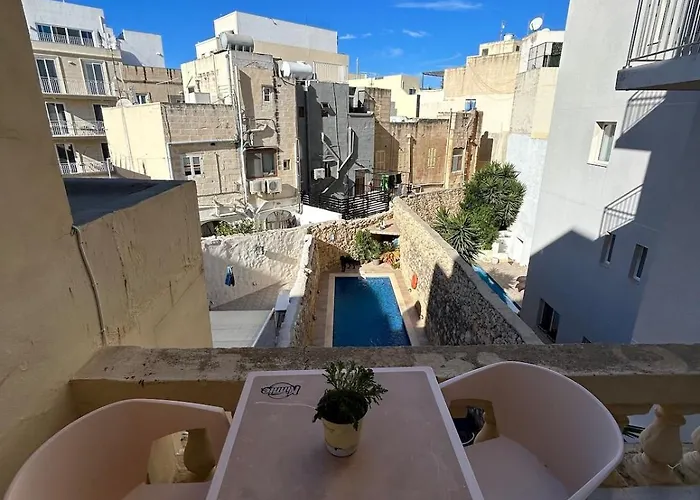 House In With Private Pool *